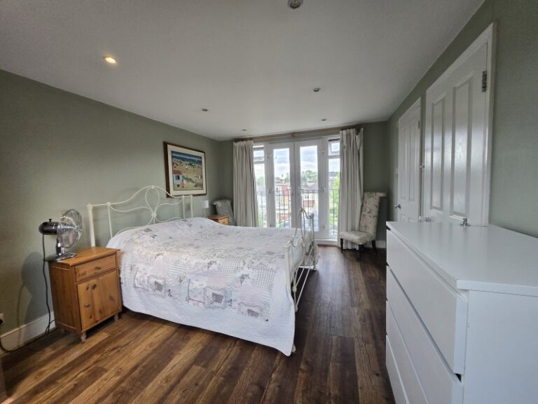 Hawthorn Avenue, Palmers Green N13 (2732626) Photo 5