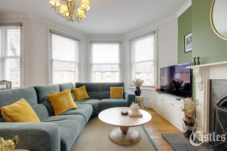 Marlborough Road, N22