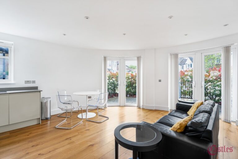 Emerald Apartments, Ewart Grove, London, N22 (2736188) Photo 8