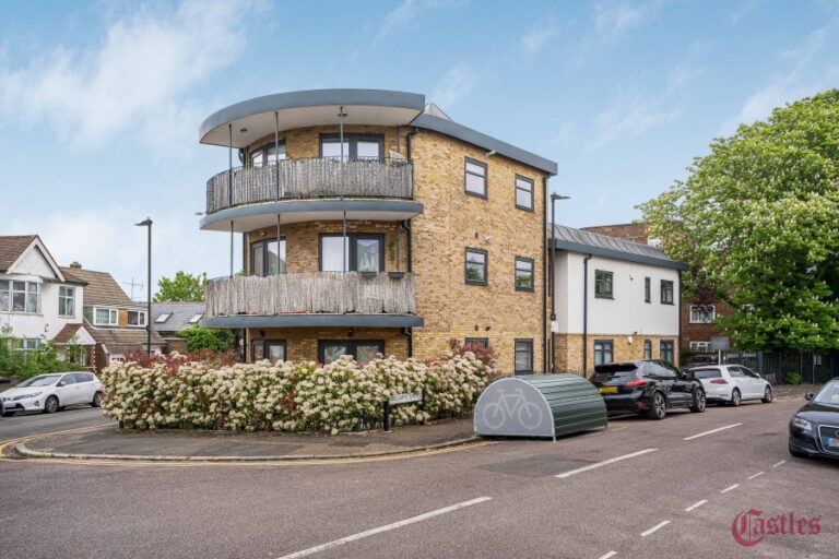Emerald Apartments, Ewart Grove, London, N22