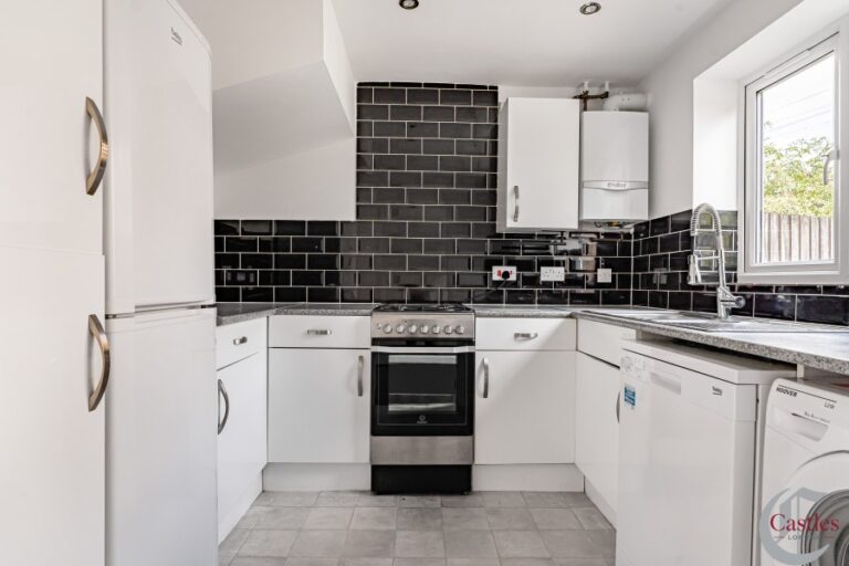 Colgate Place, Enfield, EN3 (2735346) Photo 7