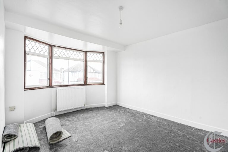 Orpington Gardens, Edmonton N18 (2735961) Photo 10