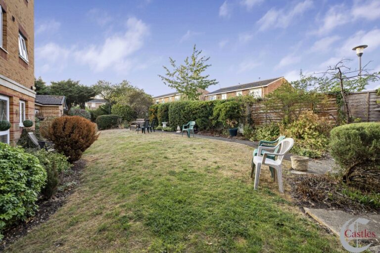 Cliff Richard Court, Cheshunt, EN8 (2735344) Photo 11