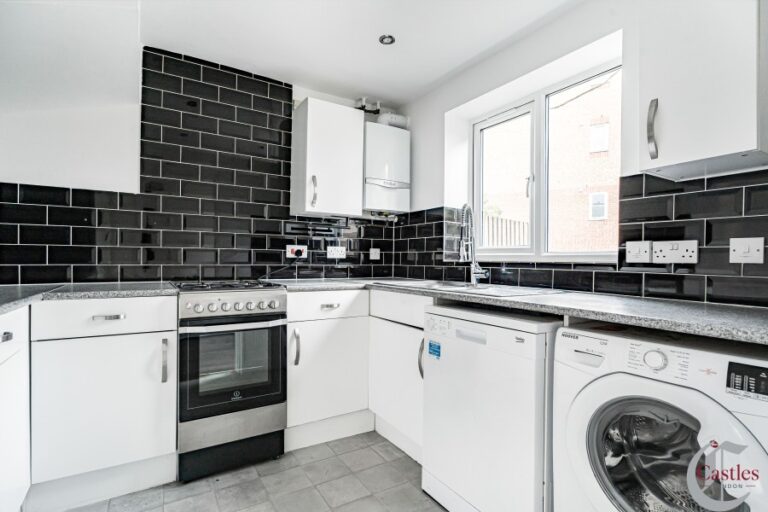 Colgate Place, Enfield, EN3 (2735346) Photo 2