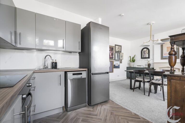 Princes Avenue, Palmers Green N13 (2735947) Photo 5