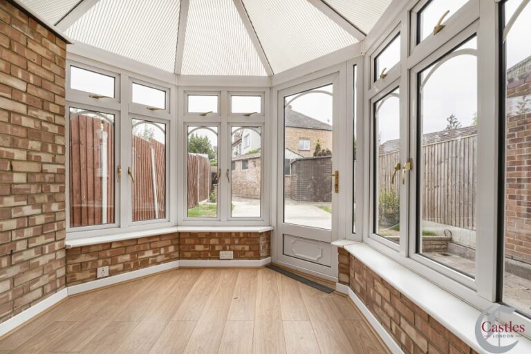 Lister Gardens, Edmonton, N18 (2555170) Photo 6