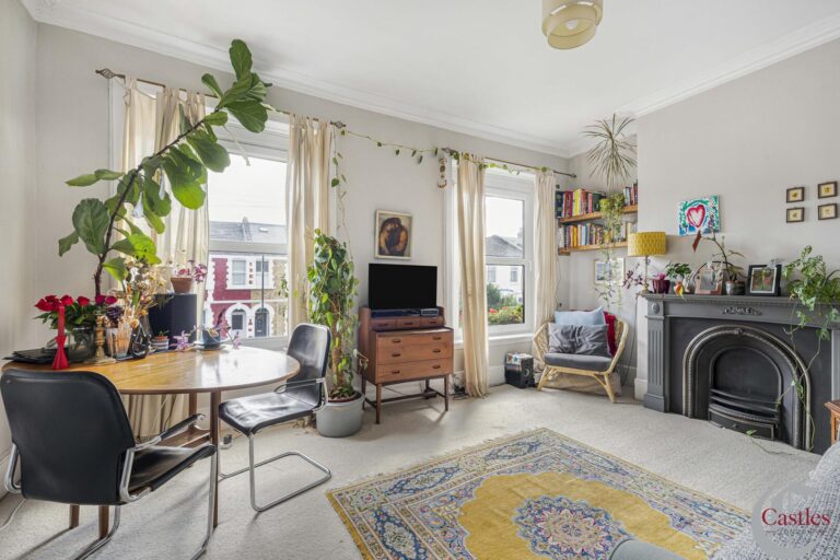 Whittington Road, N22