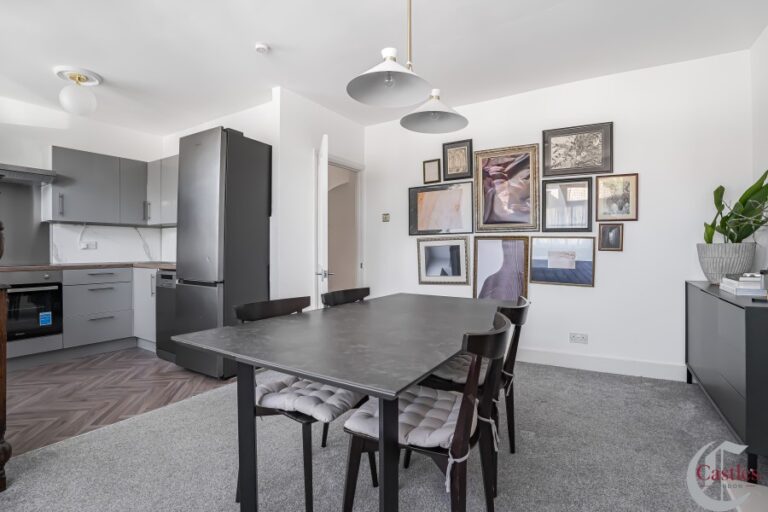 Princes Avenue, Palmers Green N13 (2735947) Photo 7