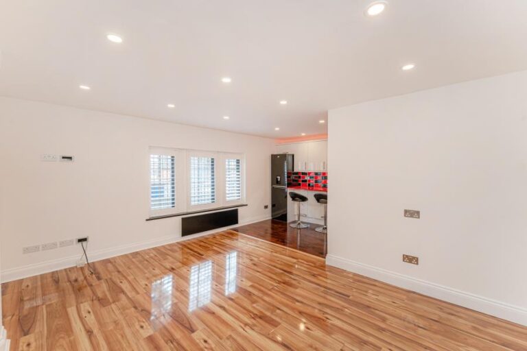 Caroe Court, Edmonton, N9 (2692531) Photo 6