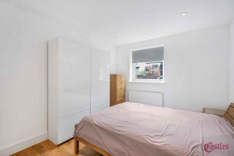 Emerald Apartments, Ewart Grove, London, N22 (2736188) Photo 14