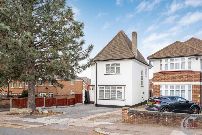Chase Road, N14