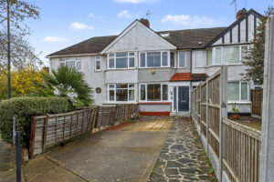 Curzon Avenue, Enfield