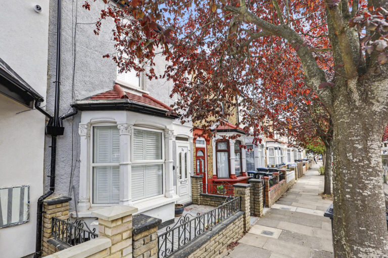 Denny Road, Edmonton