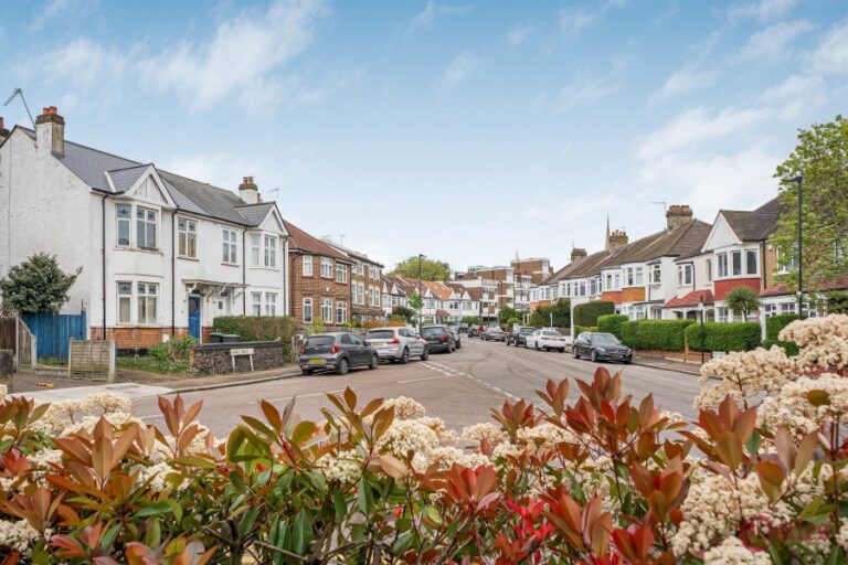 Emerald Apartments, Ewart Grove, London, N22 (2736188) Photo 20