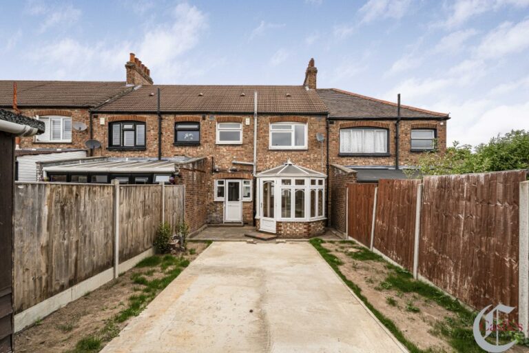 Lister Gardens, Edmonton, N18 (2555170) Photo 8