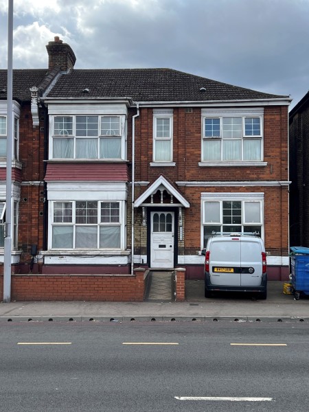 Bowes Road, Palmers Green, N13 (2735279) Photo 8