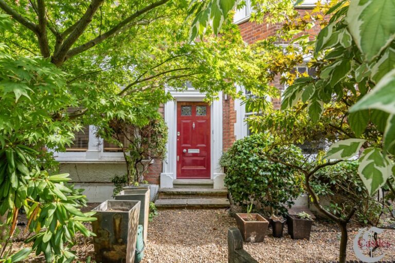 Coleridge Road, Crouch End, London N8 (2676495) Photo 2