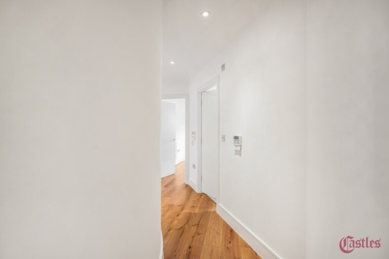 Emerald Apartments, Ewart Grove, London, N22 (2736188) Photo 10