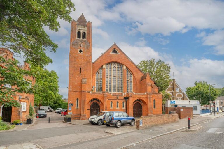 Caroe Court, Edmonton, N9