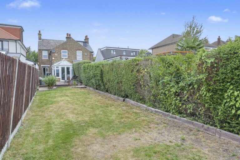 Sewardstone Road, Waltham Abbey, EN9 (2721682) Photo 9