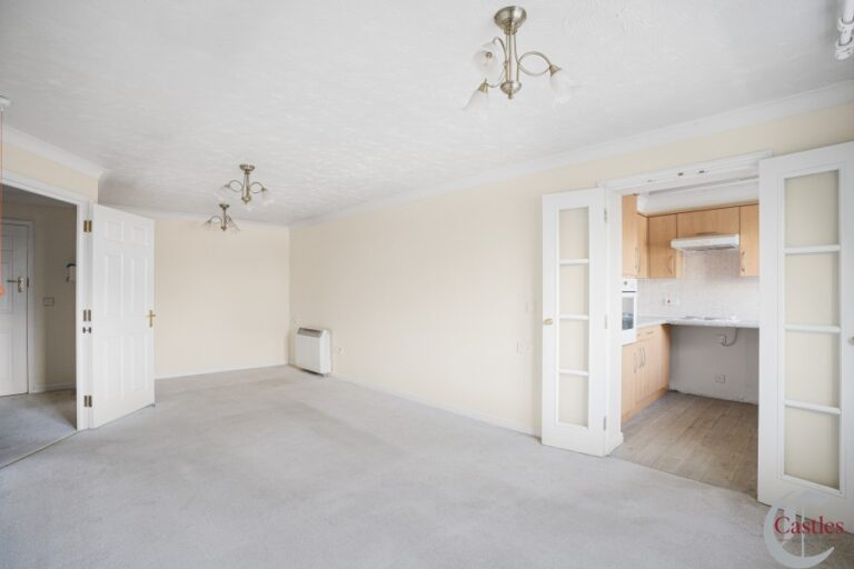 Cliff Richard Court, Cheshunt, EN8 (2735344) Photo 2