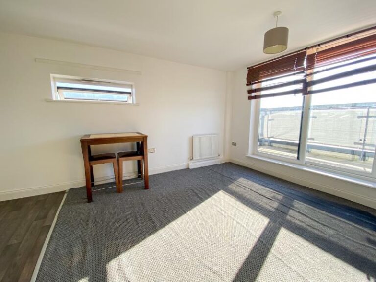 Shaw House, Tottenham, N17 (2337671) Photo 2