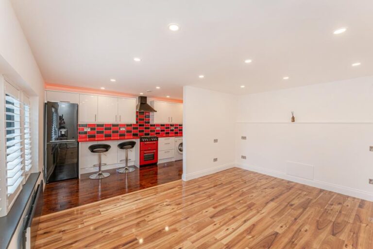 Caroe Court, Edmonton, N9 (2692531) Photo 2