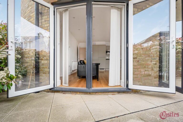 Emerald Apartments, Ewart Grove, London, N22 (2736188) Photo 17