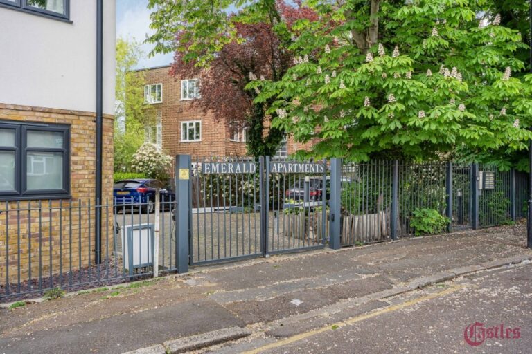 Emerald Apartments, Ewart Grove, London, N22 (2736188) Photo 21
