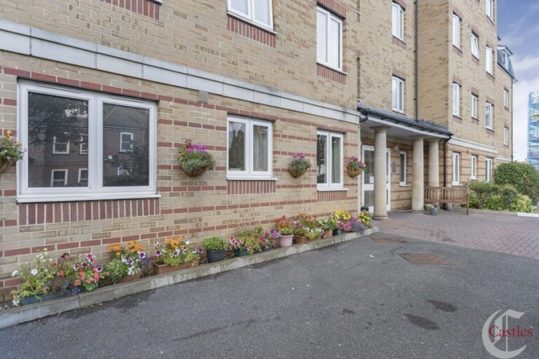 Cliff Richard Court, Cheshunt, EN8 (2735344) Photo 7