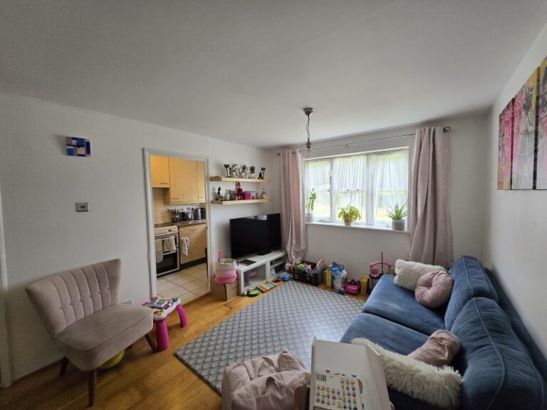 Fisher Close, Enfield, EN3 (2716361) Photo 8