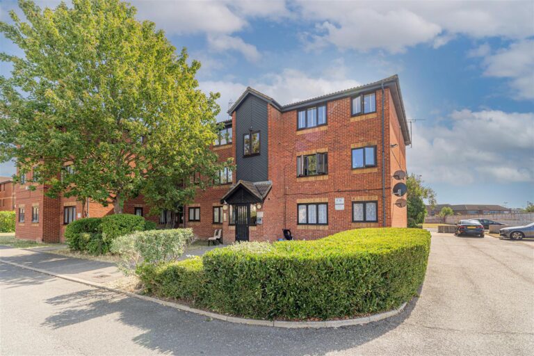 Hutton Court, Edmonton