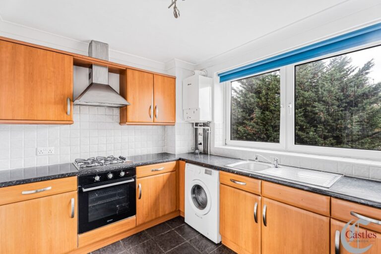 Asplins Road, Tottenham, N17