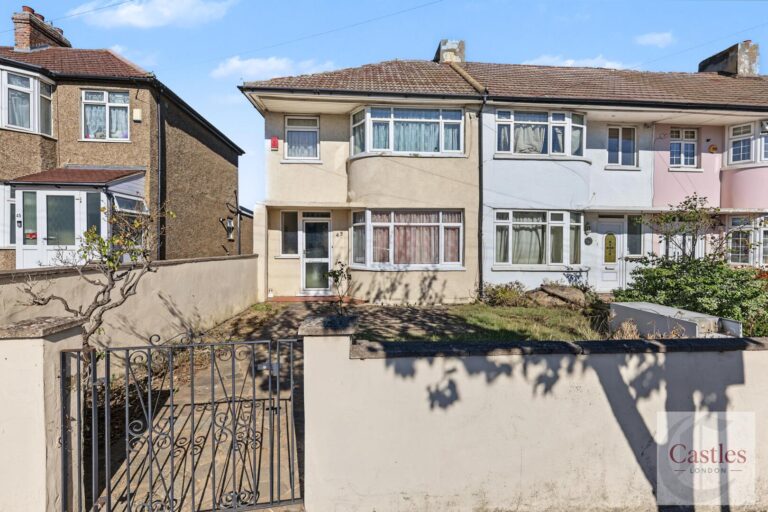 Broadlands Avenue, Enfield