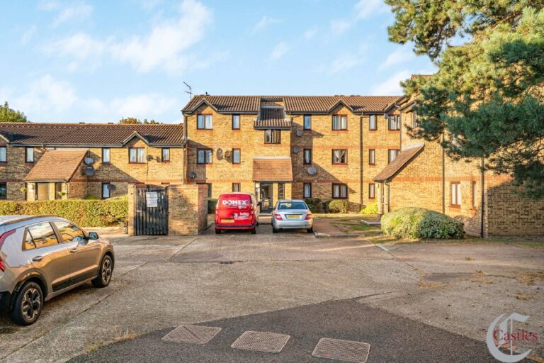 Celadon Close, Enfield, Middlesex, EN3 (2736577) Photo 11