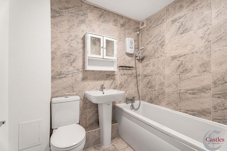 Celadon Close, Enfield, Middlesex, EN3 (2736577) Photo 5