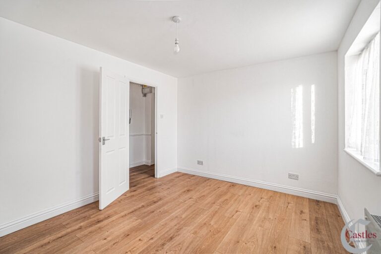 Celadon Close, Enfield, Middlesex, EN3 (2736577) Photo 9
