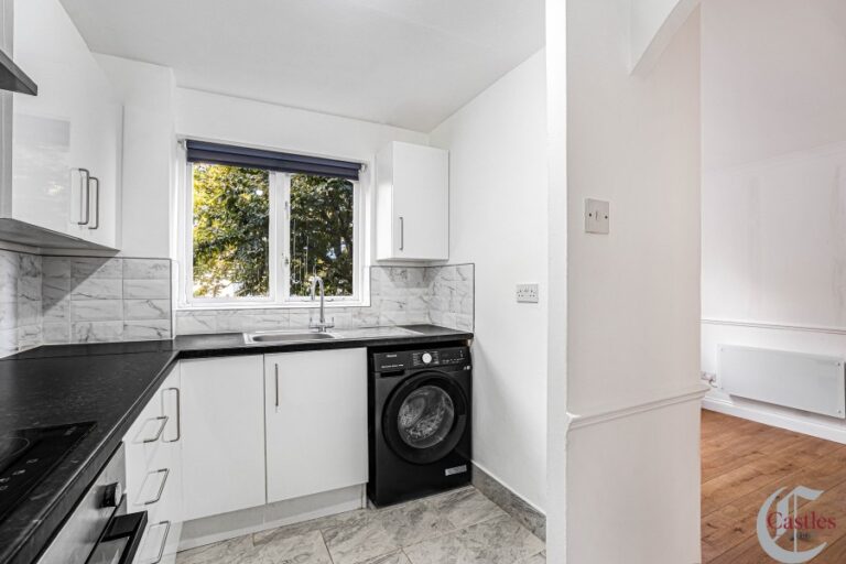Celadon Close, Enfield, Middlesex, EN3 (2736577) Photo 2