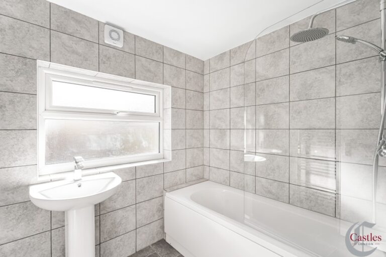 Park Avenue, Edmonton London N18 (2736295) Photo 5