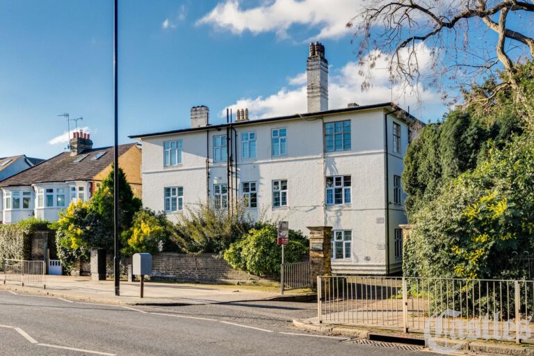 Chestnut Court, Middle Lane, N8