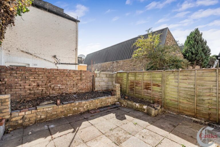 Park Avenue, Edmonton London N18 (2736295) Photo 17
