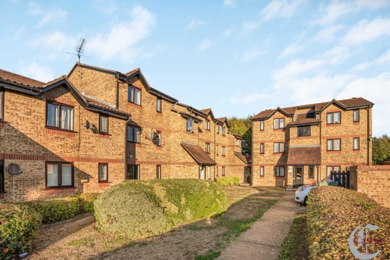 Celadon Close, Enfield, Middlesex, EN3
