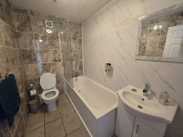 Granary Close, Edmonton, N9 (2721465) Photo 2