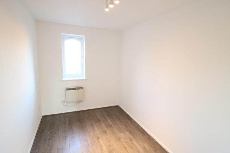 Cherry Blossom Close, Palmers Green, N13 (2453399) Photo 3