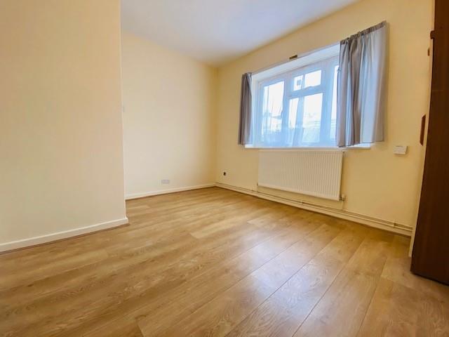 Grove Road West, Enfield, EN3 (2584538) Photo 6