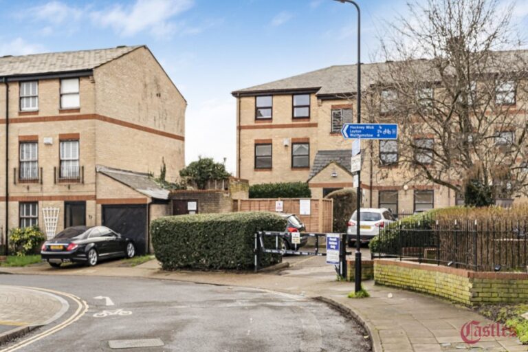 Edmeston Close, Hackney, E9 (2679011) Photo 11