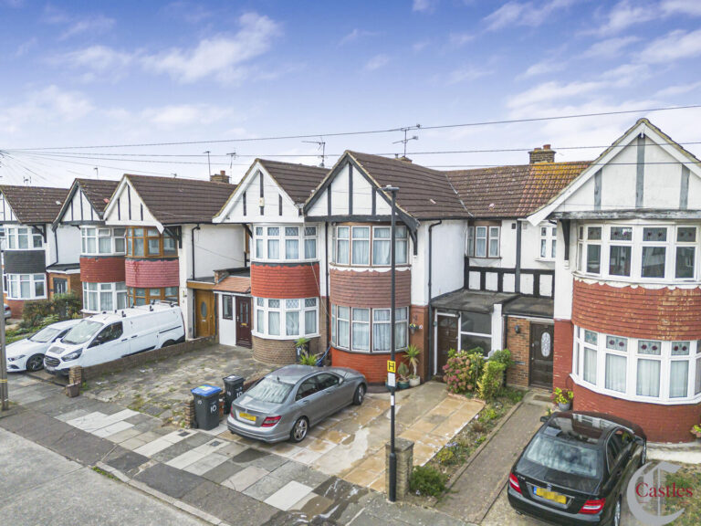 Petersfield Close, N18